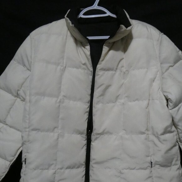 Liz Claiborne | medium | Reversible Black - White Quilted Puffer Coat - Picture 8 of 16